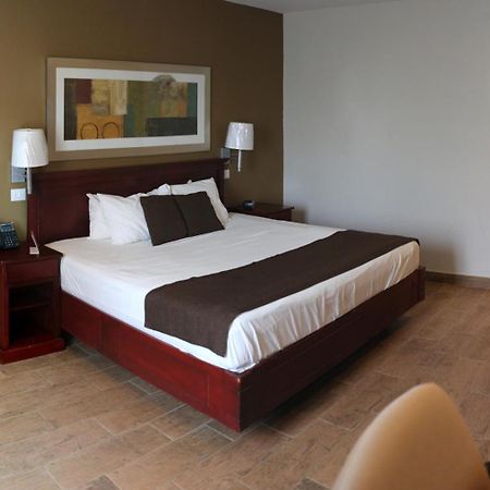 Best Western Bazarell Inn Montemorelos Ngoại thất bức ảnh