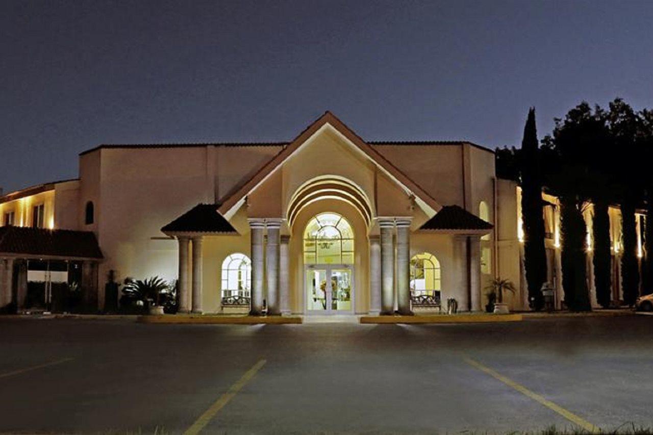 Best Western Bazarell Inn Montemorelos Ngoại thất bức ảnh