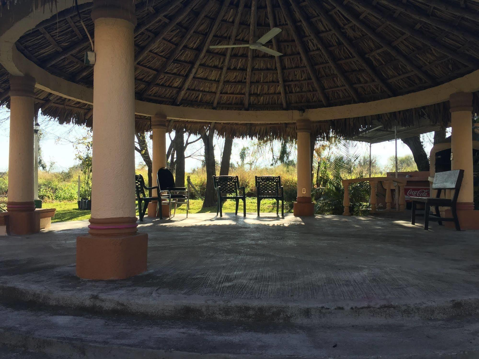 Best Western Bazarell Inn Montemorelos Ngoại thất bức ảnh