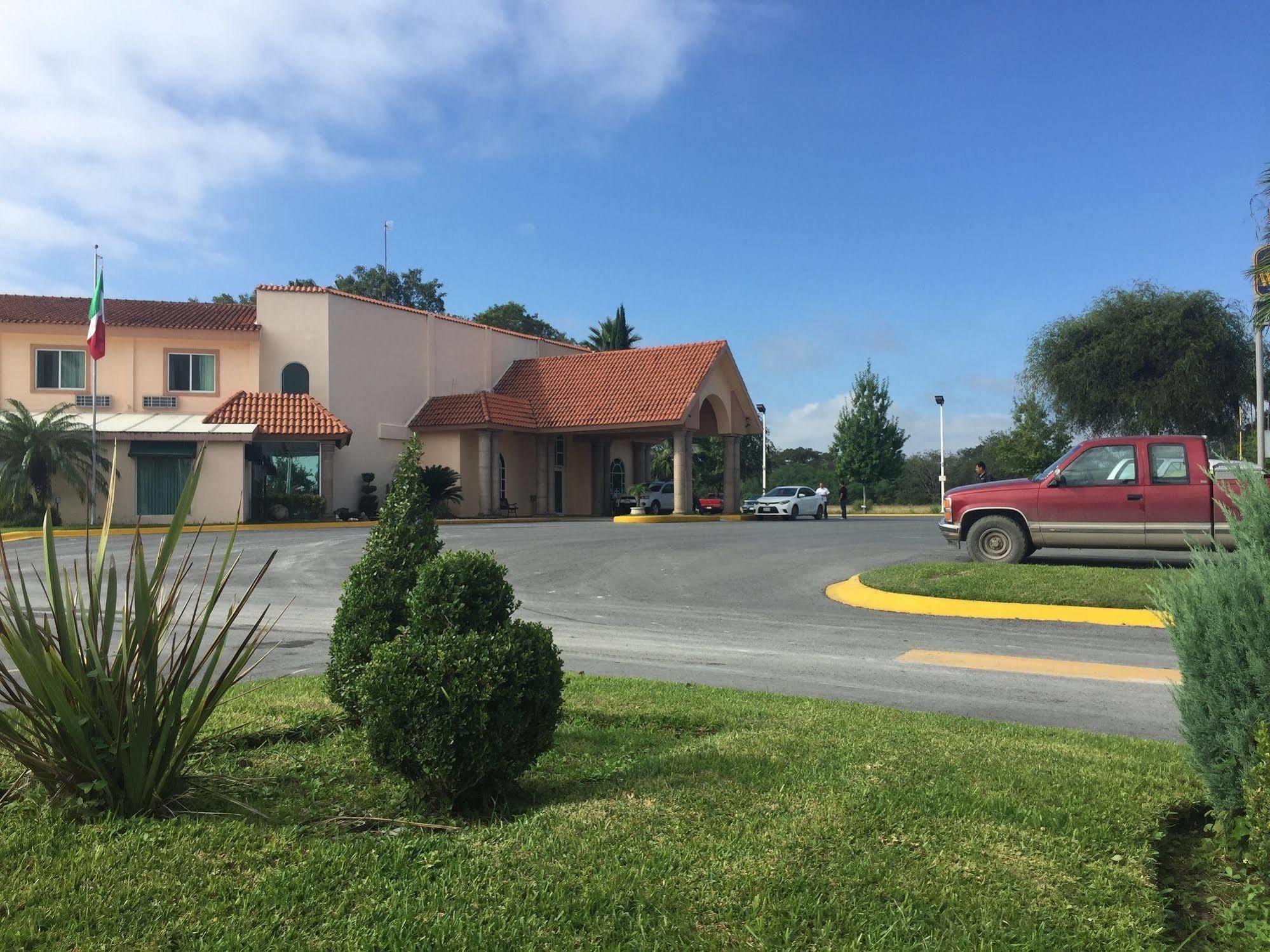 Best Western Bazarell Inn Montemorelos Ngoại thất bức ảnh