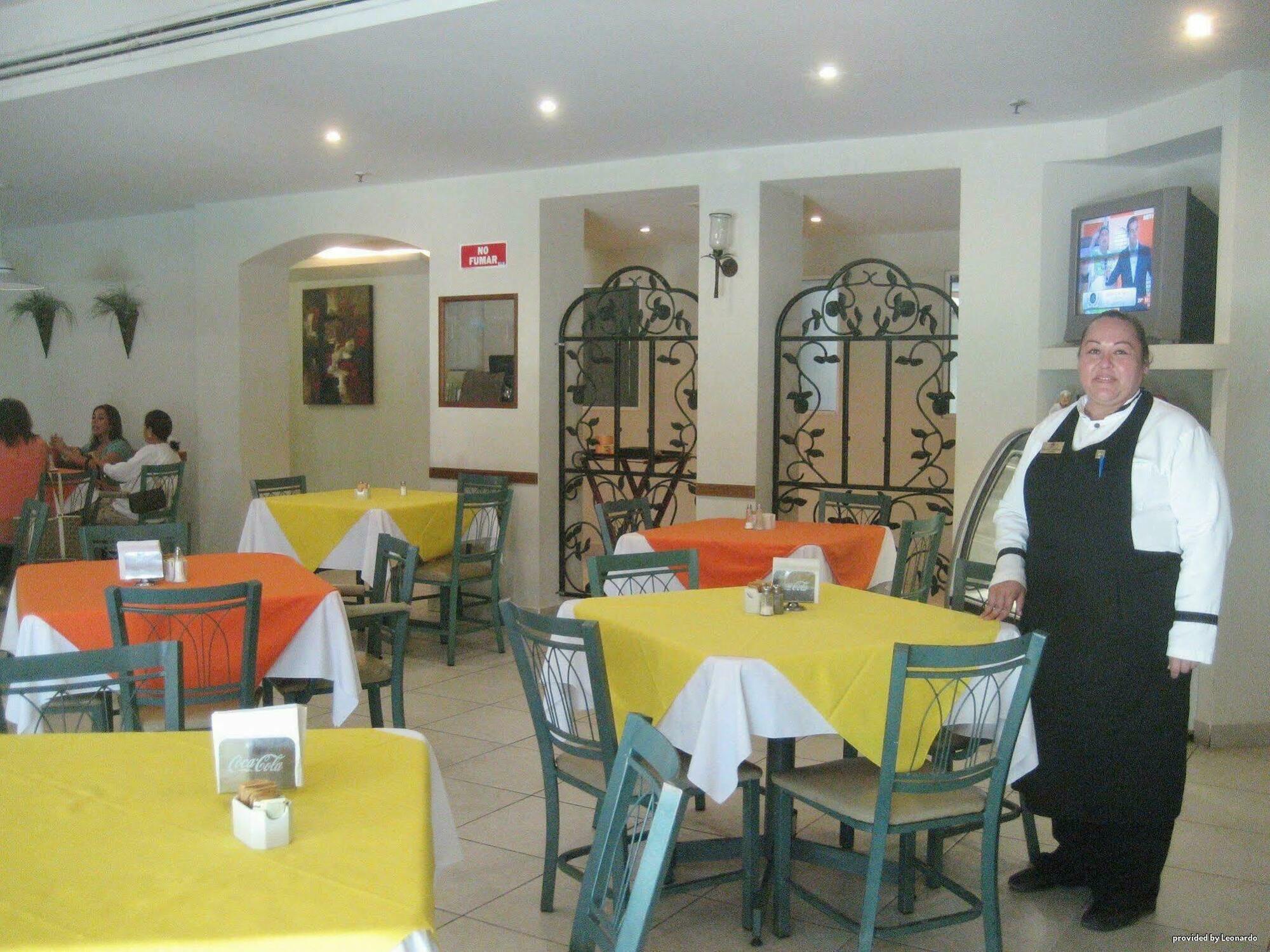 Best Western Bazarell Inn Montemorelos Ngoại thất bức ảnh